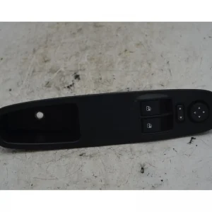 A Buon Prezzo Pulsantiera Alzacristalli Anteriore SX Fiat Punto EVO Dal 2009 al 2013 Cod 735500050