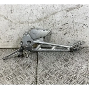 Occasione Imperdibile Staffa Pedana Poggiapiedi Sinistra Sx Suzuki GSR 600 dal 2006 al 2011