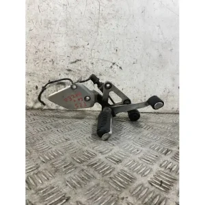 Ultime Pezzi Pedana Poggiapiedi Destra DX Con Pedivella Freno Yamaha Fazer 600 FZS Dal 1998 al 2001
