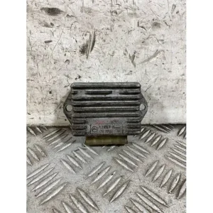 Regolatore Di Tensione Piaggio Vespa Px 125 Dal 1980 al 1989 Non Perdere