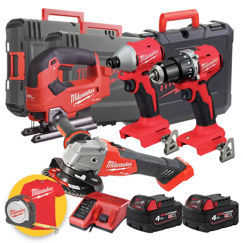 Sconto Milwaukee Kit elettroutensili M18 - Trapano a percussione + Smerigliatrice + Avvitatore + Seghetto 2 x 4Ah
